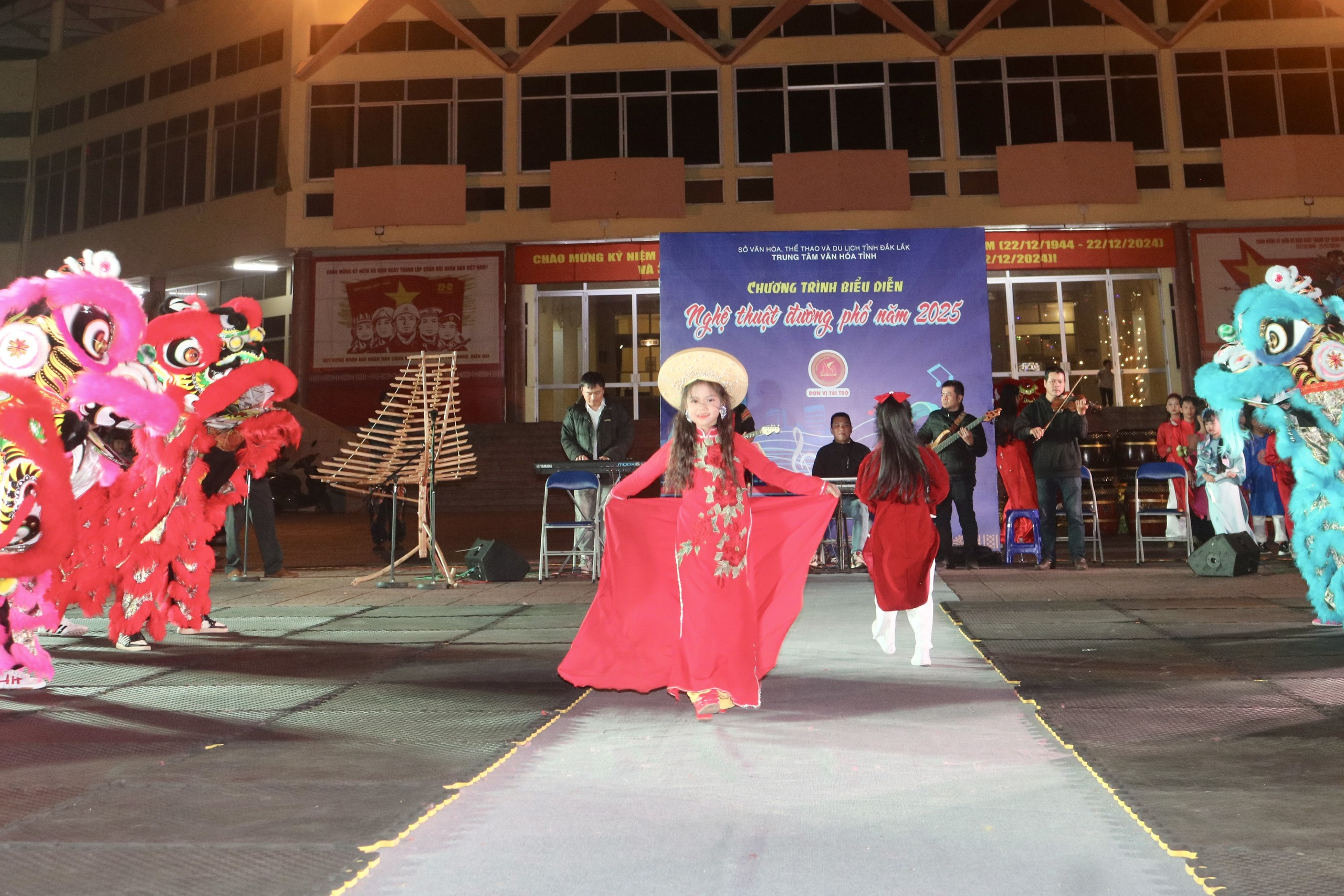 CHƯƠNG TRÌNH BIỂU DIỄN NGHỆ THUẬT ĐƯỜNG PHỐ